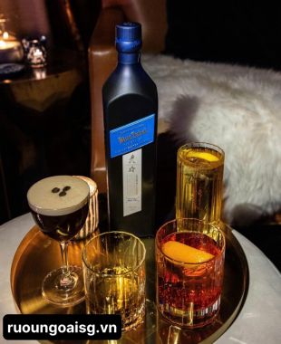 Johnnie Walker Blue Label Ice Chalet 2025